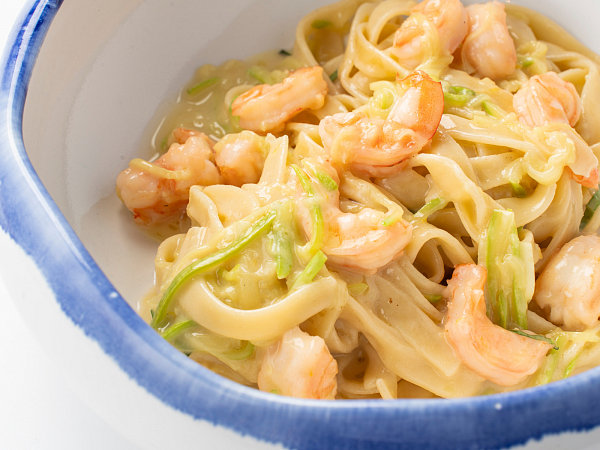 Паста с креветками в лимонном соусе