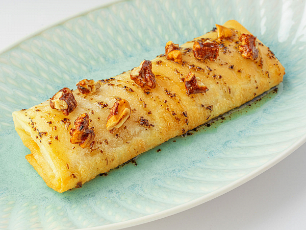 Саганаки с сыром фета и трюфельным медом