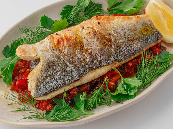 Запечённый сибас с капонатой